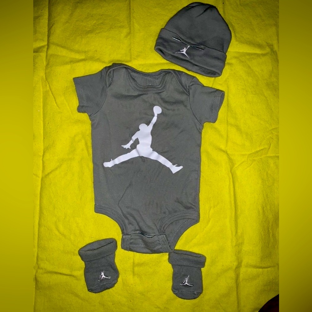 Jorden Nike 3 piece set!!